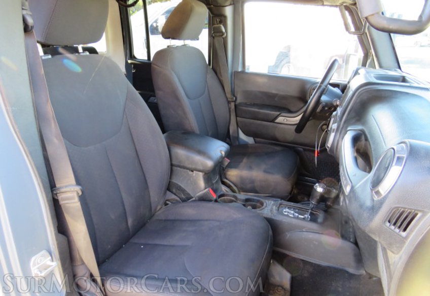 2015 Jeep Wrangler Unlimited - Image 20