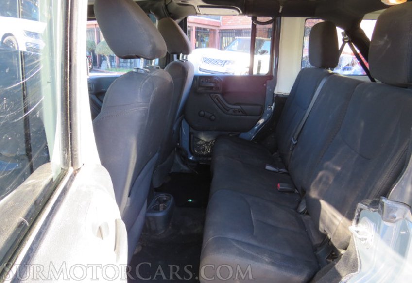 2015 Jeep Wrangler Unlimited - Image 25