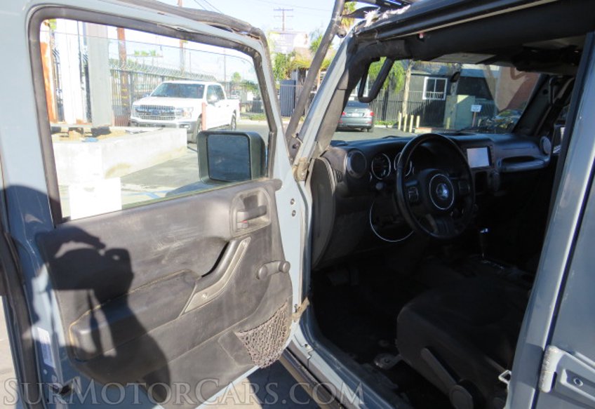 2015 Jeep Wrangler Unlimited - Image 17