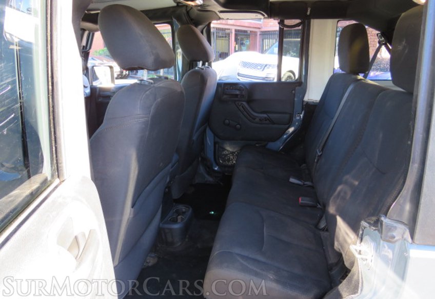 2015 Jeep Wrangler Unlimited - Image 27