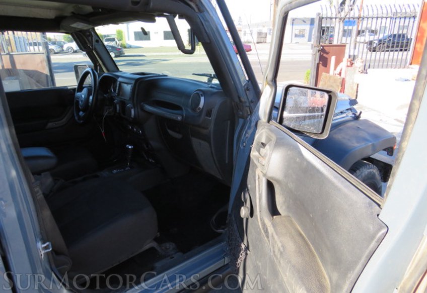 2015 Jeep Wrangler Unlimited - Image 18