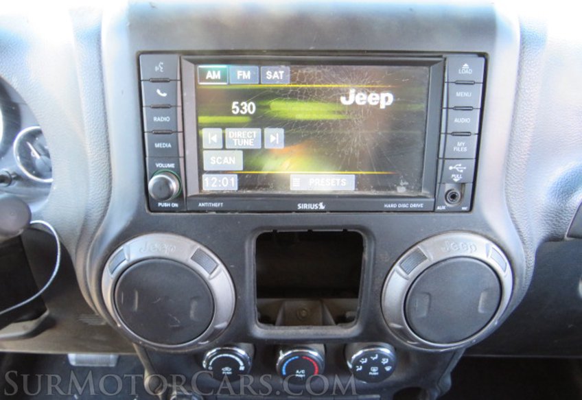 2015 Jeep Wrangler Unlimited - Image 34