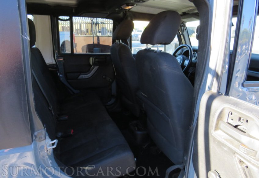 2015 Jeep Wrangler Unlimited - Image 26
