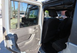 2015 Jeep Wrangler Unlimited - Image 23