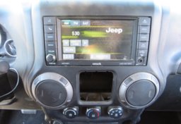 2015 Jeep Wrangler Unlimited - Image 34