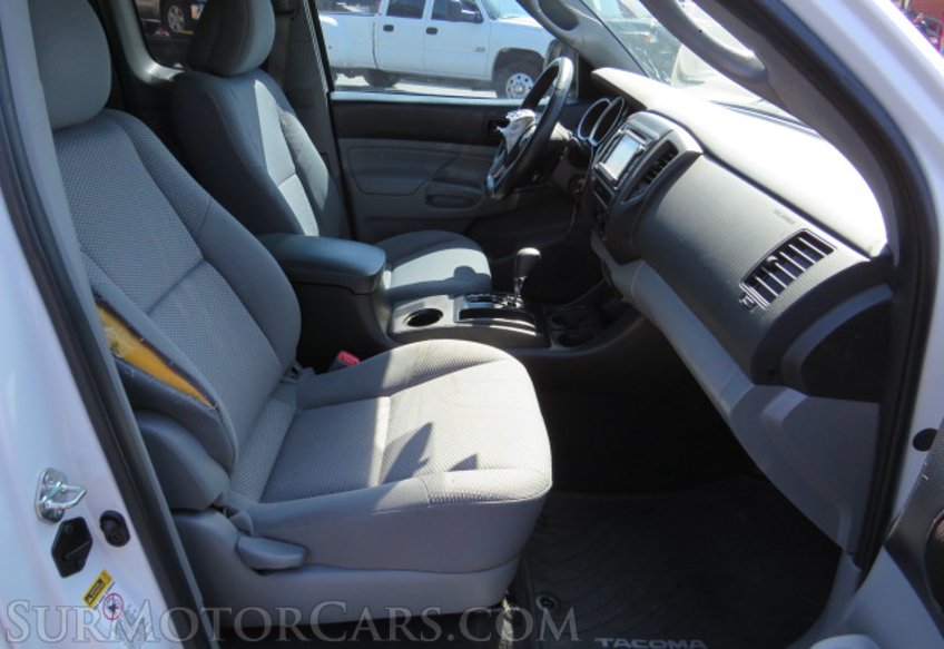 2015 Toyota Tacoma - Image 25