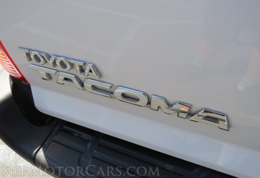 2015 Toyota Tacoma - Image 18