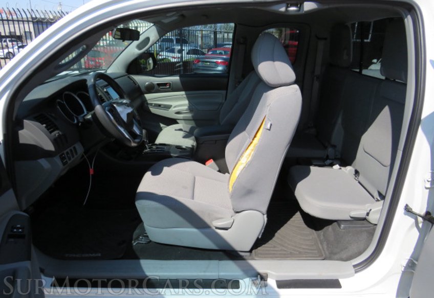2015 Toyota Tacoma - Image 24