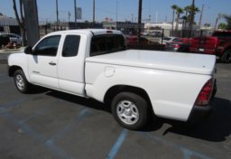 2015 Toyota Tacoma - Image 8