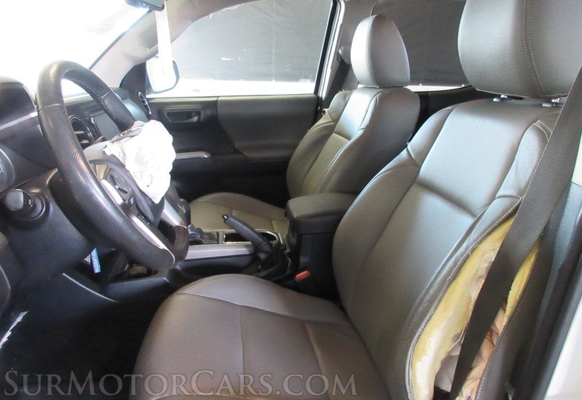 2019 Toyota Tacoma - Image 32