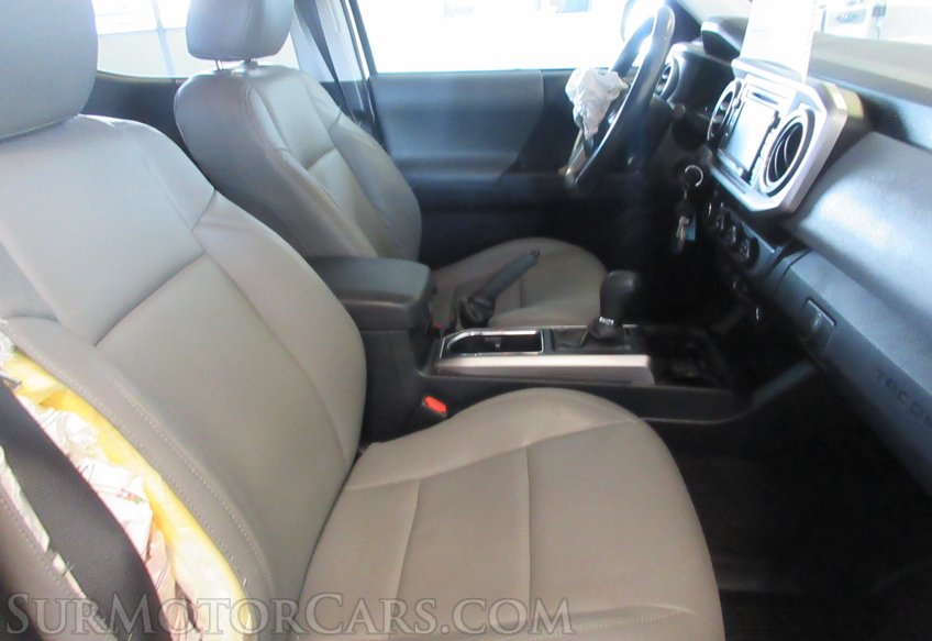 2019 Toyota Tacoma - Image 35