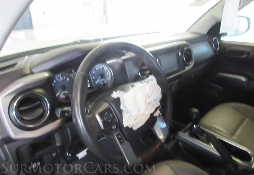 2019 Toyota Tacoma - Image 34