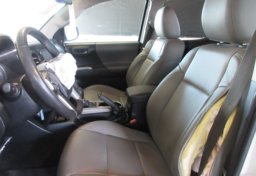 2019 Toyota Tacoma - Image 32