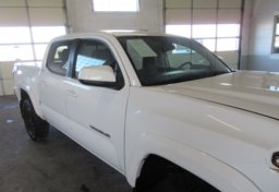 2019 Toyota Tacoma - Image 15