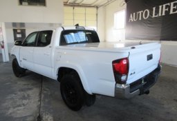 2019 Toyota Tacoma - Image 5