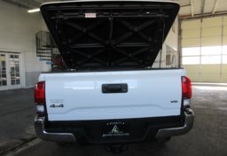 2019 Toyota Tacoma - Image 23