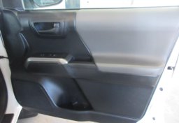 2019 Toyota Tacoma - Image 59