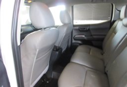 2019 Toyota Tacoma - Image 39