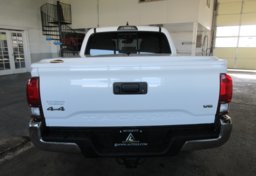 2019 Toyota Tacoma - Image 12