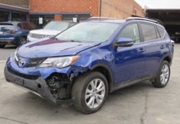 2015 Toyota RAV4 - Image 4