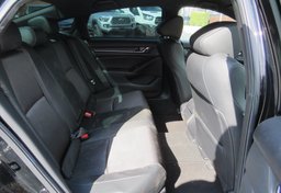 2019 Honda Accord Sedan - Image 28