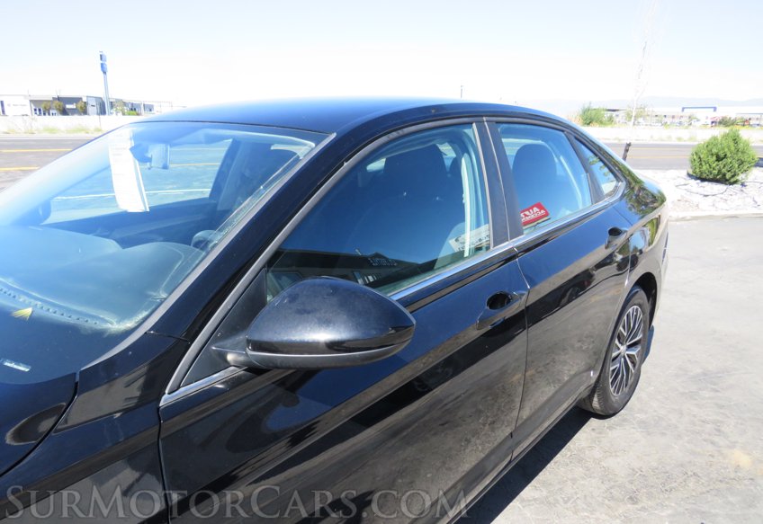 2021 Volkswagen Jetta - Image 18