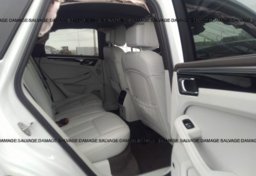 2018 Porsche Macan - Image 6