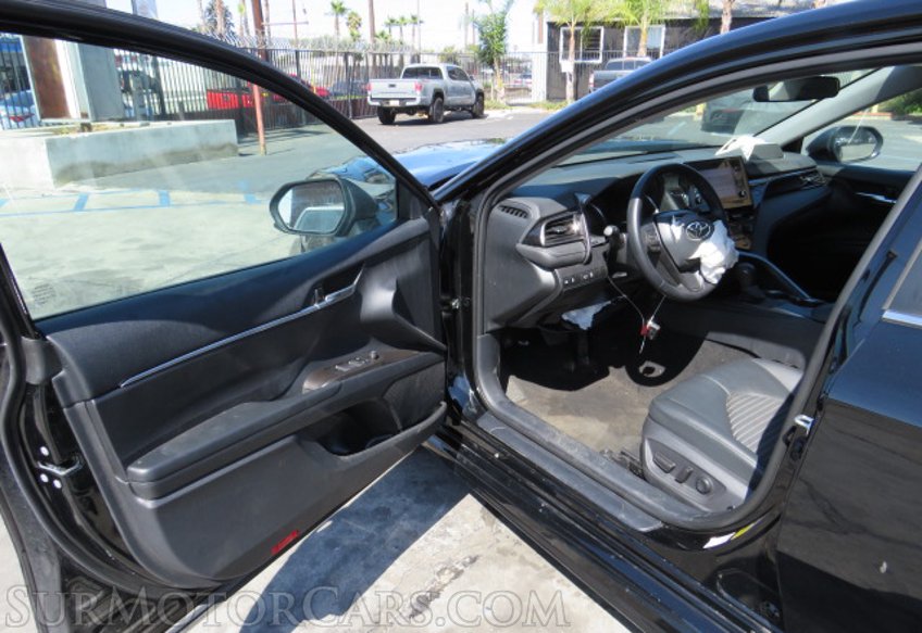 2021 Toyota Camry - Image 19