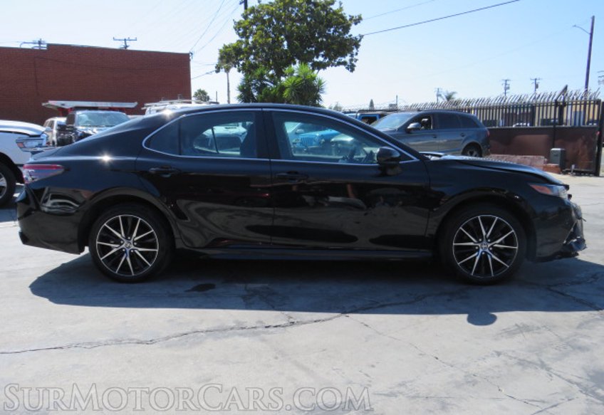 2021 Toyota Camry - Image 12