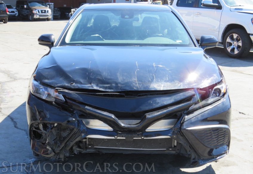 2021 Toyota Camry - Image 9