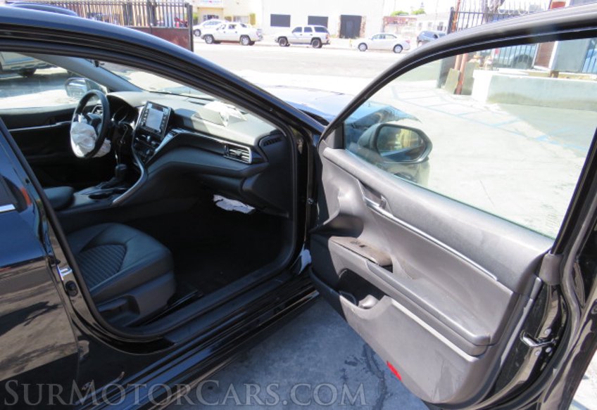 2021 Toyota Camry - Image 20