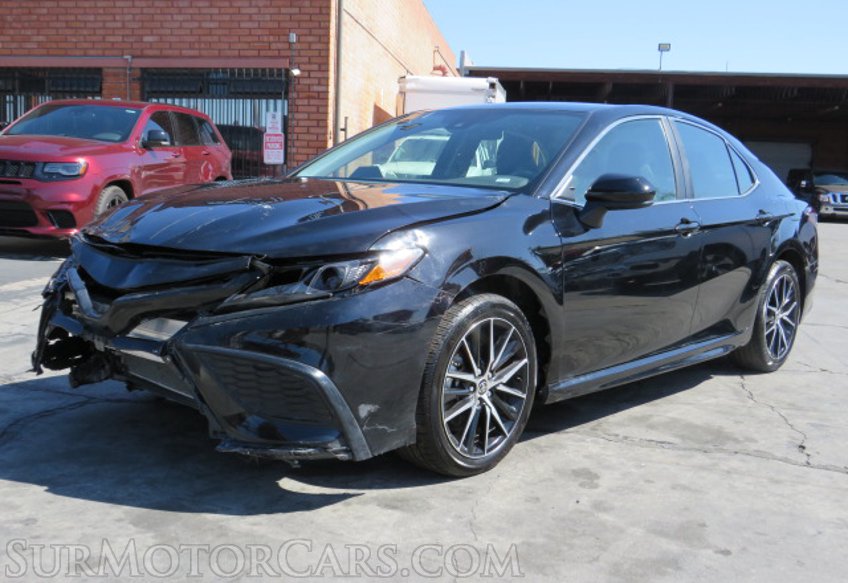 2021 Toyota Camry - Image 3