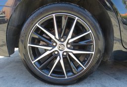 2021 Toyota Camry - Image 16