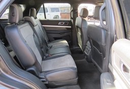 2017 Ford Explorer - Image 29