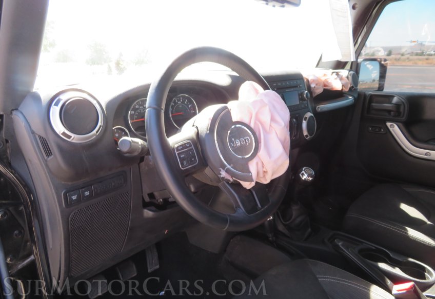 2015 Jeep Wrangler Unlimited - Image 19