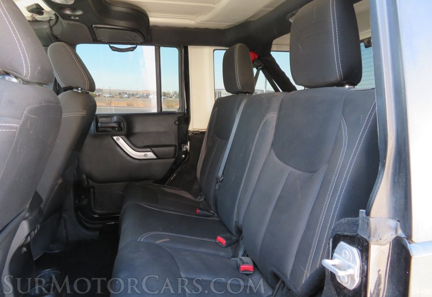 2015 Jeep Wrangler Unlimited - Image 23