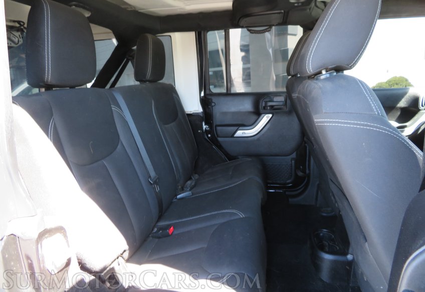 2015 Jeep Wrangler Unlimited - Image 22