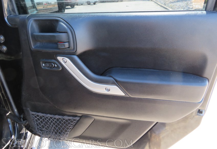 2015 Jeep Wrangler Unlimited - Image 38