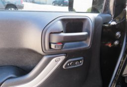 2015 Jeep Wrangler Unlimited - Image 37