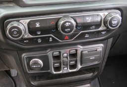 2022 Jeep Wrangler - Image 35