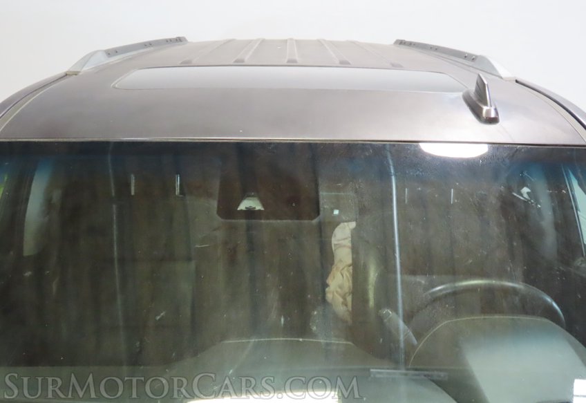 2017 Chevrolet Suburban - Image 13