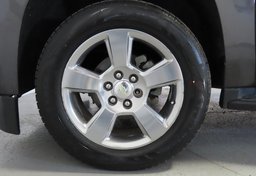 2017 Chevrolet Suburban - Image 19