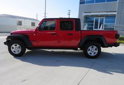 2020 Jeep Gladiator - Image 13