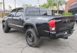 2019 Toyota Tacoma 4WD - Image 11