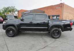2019 Toyota Tacoma 4WD - Image 8