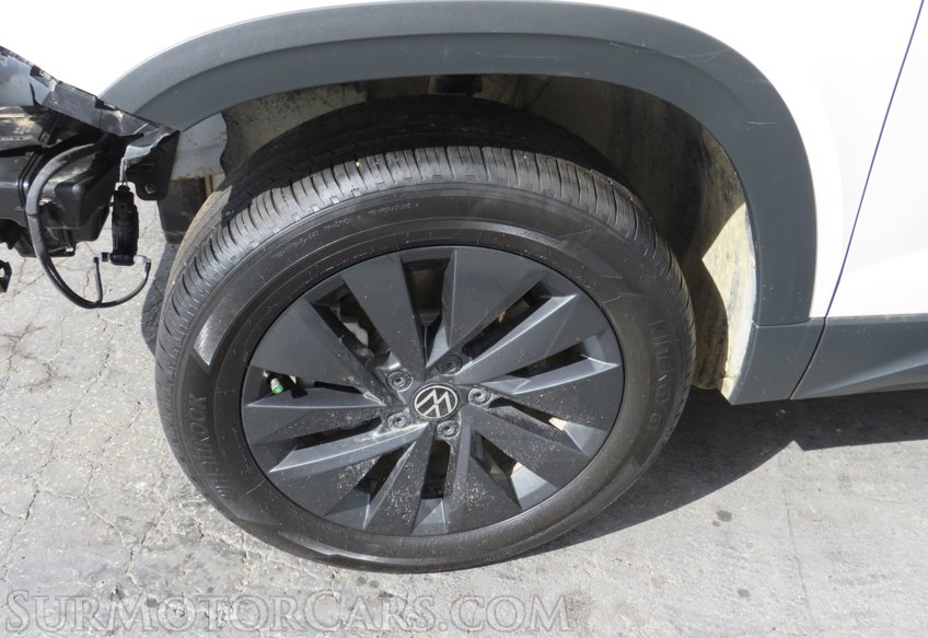 2022 Volkswagen Taos - Image 25