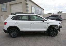 2022 Volkswagen Taos - Image 10