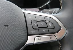 2022 Volkswagen Taos - Image 38