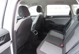 2022 Volkswagen Taos - Image 33