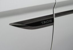 2022 Volkswagen Taos - Image 24